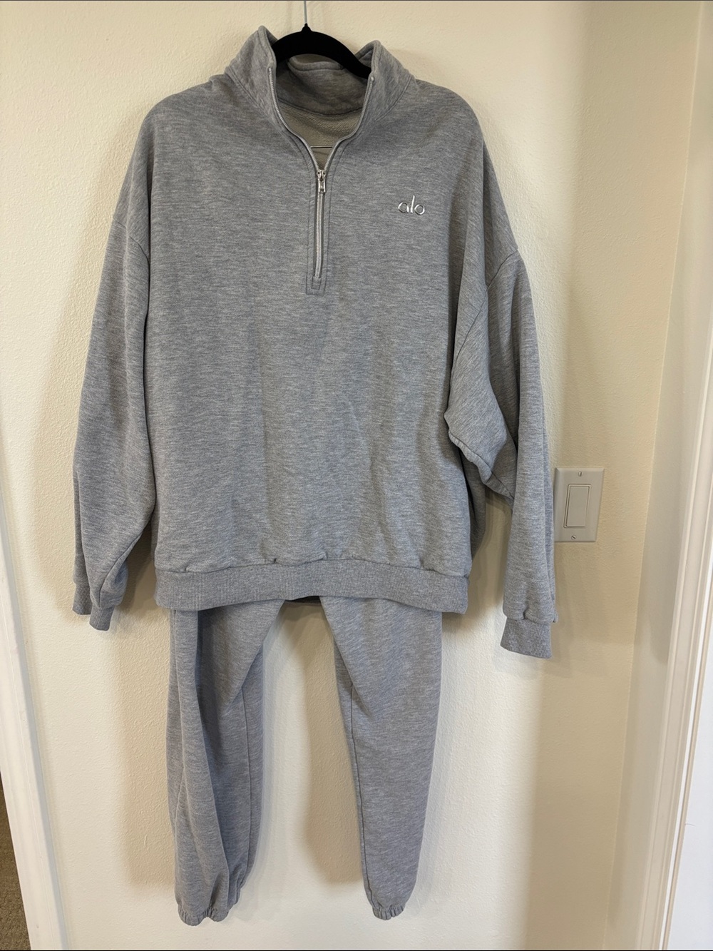 ALO Yoga Women’s Heather Grey 3 Piece Set: Sweatshirt, Sweatpants & Shorts